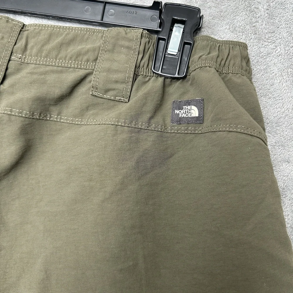 The North Face Mens Paramount Peak Nylon Cargo Shorts Mens Medium M Green Hiking
